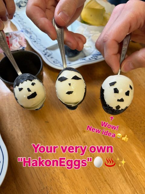 【Let's make your very own "HakonEgg"😆🥚】
A lovely family from Italy and America took on the challenge of creating their own unique "HakonEgg"　using the black eggs from Owakudani!😆👍 

They all made them very well!👏👏👏 
The one with the beard is a particularly creative idea!🤩 

The black eggs are boiled in Onsen of Owakudani, and the minerals in Onsen water cause the shells to turn black! 

Data shows that the umami of the egg yolk in black eggs is 20% higher than that of regular eggs, making them very delicious!😋 ‼️ 

You can buy black eggs at Owakudani Kurotamagokan in Hakone national park, Japan🥚
@owakudani_blackegg_hakone 

Please come to Hakone and create your very own unique HakonEgg!

Oh, by the way, do you know when Japanese people started eating eggs? 

The answer is "Long TAMAGO (time ago) "~🤣 
from Kyle-san (The Onsen Guy)
@theonsenguy 

【世界で一つだけのあなただけの"HakonEgg(ハコネッグ)"を作ろう😆🥚】
イタリアとアメリカからの素敵なご家族が大涌谷の黒たまごを使ってHakonEggづくりに挑戦😆👍

3つともすごく上手に作れました👏👏👏
特に髭を生やしたのは新しい発想ですね〜🤩
天才👏👏👏

黒たまごは、大涌谷の温泉で茹でており、温泉成分により殻が黒色に変化します！
データによると黒たまごの卵黄の旨味は普通のたまごより20%も高いことが証明されていてとても美味しいのですよ😆‼️
黒たまごは、大涌谷の黒たまご館で買えます🥚
@owakudani_blackegg_hakone 

ぜひみなさんも世界に一つだけのあなただけの"HakonEgg"作ってみてください😊

あ、ちなみに、日本人はいつからたまごを食べるようになったかご存知ですか？

答えは、、、
Long long TAMAGO（time ago）
from Kyle-san (The Onsen Guy) 🤣
@theonsenguy