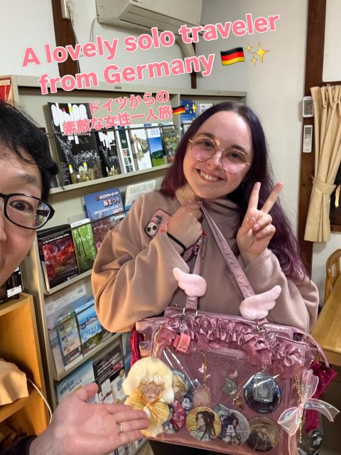 【A lovely solo traveler from Germany 🇩🇪✨】

She stayed with us for three nights in Hakone.

She showed us photos of her beautiful handmade cosplay —
every costume crafted by her own hands 🎀

By profession, she’s a tax accountant.
Precise with numbers, creative with lace and ribbons.

And surprisingly…
she’s amazing at kendama too 🪀
Landing stop spikes again and again like a pro.

Passion, talent, and courage to travel alone.
We love guests who carry both logic and magic. 💕

Thank you so much for staying with us!! 🙏✨

Next time, how about a cosplay photoshoot
by the Hayakawa River behind our guest house
or in the beautiful susuki grass fields? 😆✨

ドイツから一人旅で3泊してくれた素敵なゲスト🇩🇪✨

ななななななんと、すべて手作りのコスプレ写真を見せてくれました🎀

普段は税理士さん💻
数字を扱うお仕事と、クリエイティブな趣味のギャップがとても素敵🤩‼️

ギャプ萌えすぎます🫶‼️

そして実は…
けん玉もとても上手！
とめ剣を何度も成功させていて驚きました🪀✨

情熱と才能を持って旅をする姿に、こちらまで元気をもらいました〜😊👍

ご滞在いただきどうもありがとうございました🙏✨

ぜひ次回は当館裏の早川やすすき草原でコスプレ撮影しませんか〜😆⁉️

#solotraveler 
#germaninjapan 
#hakone 
#cosplaylife 
#kendama