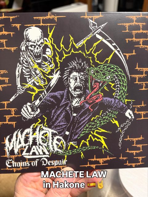 【MACHETE LAW in Hakone 🇪🇸🤘】
The guitarist and bassist of Barcelona-based heavy metal band MACHETE LAW 🇪🇸🔥 stayed with us in Hakone.

They came to Japan for their Japan Tour and, after completing the tour, headed to Hakone to unwind.

We heard that even ToshI from X JAPAN attended one of their shows 🤘

After intense nights on stage,
it was time to heal in the hot springs ♨️

From roaring riffs to peaceful mountain air.
From Barcelona to Hakone.
Music connects the world.

Thank you for the signed CD and T-shirt 🔥

Have a nice stay in Hakone😊👍

スペイン・バルセロナ発のヘビーメタルバンド
MACHETE LAW のギタリストとベーシストがご宿泊 🇪🇸🔥

日本ツアーで来日し、ツアーを終えたあと箱根へ。

なんと、彼らのライブには
ToshI（X JAPAN） も観に来ていたそうです 🤘

熱いステージの余韻のまま、
疲れた身体を癒しに温泉へ ♨️

轟音のリフから、静かな山の夜へ。
バルセロナから箱根へ。
音楽は世界をつなぎます。

サイン入りCDとTシャツもありがとうございました🔥

温泉でゆっくりとツアーの疲れを癒してくださいね😊👍

#machetelaw 
#xjapan 
#japantour 
#hakone 
#onsen