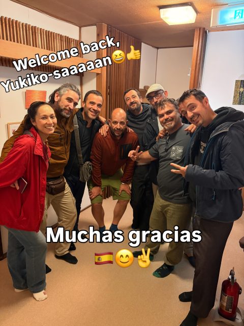 🇯🇵✨ Wonderful guests and unforgettable memories ✨🇪🇸

Yukiko-san, who used to lead group tours staying with us, came back to visit us with her partner and her partner’s childhood friend 😆👍

Welcome back, Yukiko-san🤩
We’re so happy to see you again!
Please come back anytime‼️
¡Muchas gracias! 🇪🇸✨

And this time as well, we had another wonderful tour group staying with us 😊🙏

They enjoyed kendama, kendo experiences, and lots of Japanese beer together🍻😆
We hope your journey in Japan becomes a beautiful memory✨

Masa-san, thank you again for bringing such lovely guests🙏
Looking forward to seeing you all again next time‼️

— Your host Ted & Takahashi family

🇯🇵✨ 素敵なお客様との思い出 ✨🇪🇸

以前、団体ツアーのリーダーとして来てくださっていたゆきこさんが、今回はパートナーとパートナーの幼馴染を連れて遊びに来てくれました😆👍

ゆきこさん、おかえりなさい🤩
またお会いできて本当に嬉しかったです‼️
ぜひまたいつでも帰ってきてくださいね〜😊
ムーチャスグラシアス🇪🇸✨

そして今回も素敵な団体の皆様にご宿泊いただきました😊🙏

けん玉をしたり、剣道を体験したり、みんなでビールを飲んだり🍻😆
楽しい時間を一緒に過ごしていただきました‼️

皆様の日本旅行が素敵な思い出になりますように✨

まささん、今回も本当にありがとうございました🙏
次回もよろしくお願い致します‼️

#箱根 
#国際交流 
#onsen 
#japantrip 
#party